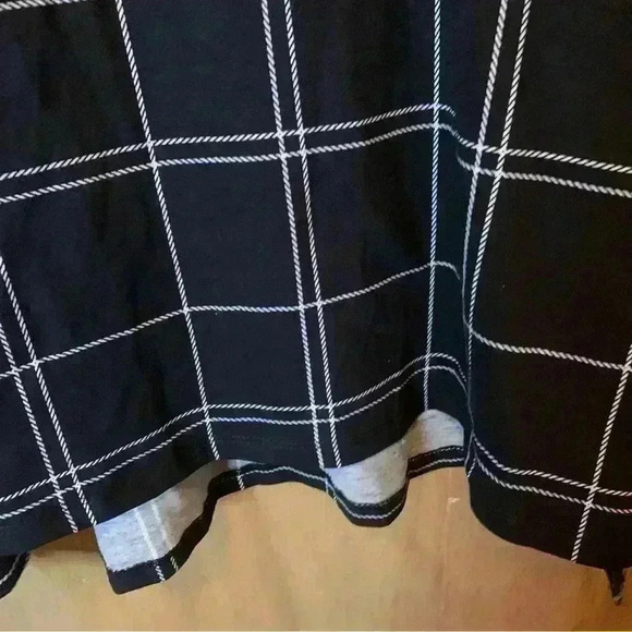 LuluaRoe Black Plaid Women Top Short Sleeve Casual Size Extra Small - Picture 11 of 16
